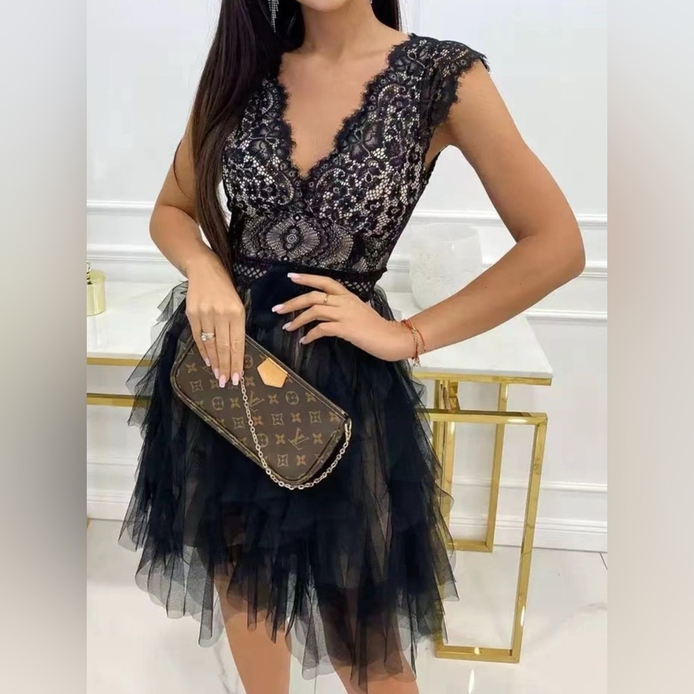 NWT Black Lace Tiered Tulle Mini Dress – V-Neck Glam Party Look Size S-XL